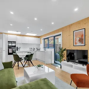  Holiday home Mews 3 With Free Parking - By My Getaways United Kingdom