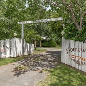  Country house Homewood Australia