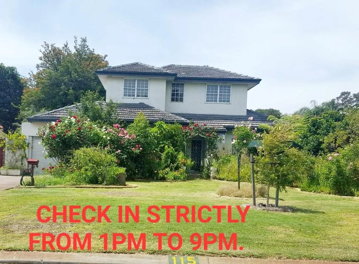 Airport Homestay contacts